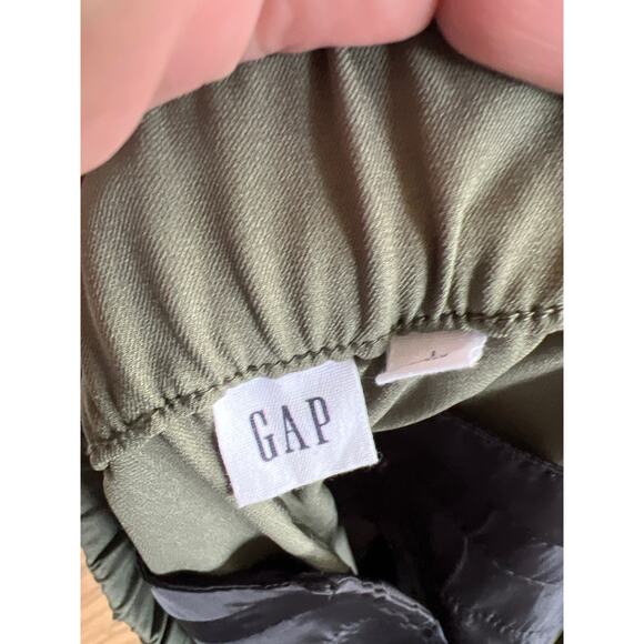 NWT Gap size large olive green cropped pants - Picture 3 of 4